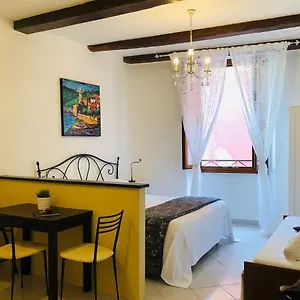 https://la-gianchina-di-vernazza-central-cozy-apt-wi-fi.hotelitalianriviera.com